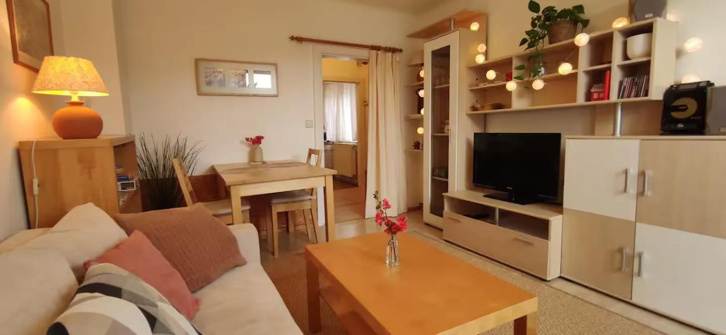 Apartment Guest House With Garden Terrace - Free Parking Vienna Austria